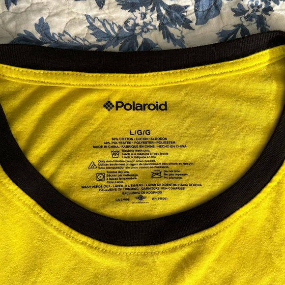 Cropped Polaroid Graphic T-Shirt - Picture 4 of 5